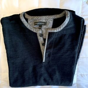 Banana Republic Mens Long Sleeve Button Henley